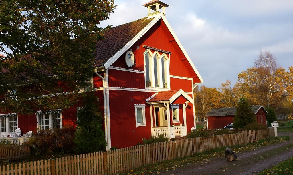 Roeda Stallet Bed & Breakfast Panzió Hjo község Kültér fotó