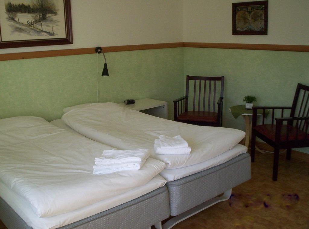 Roeda Stallet Bed & Breakfast Panzió Hjo község Kültér fotó