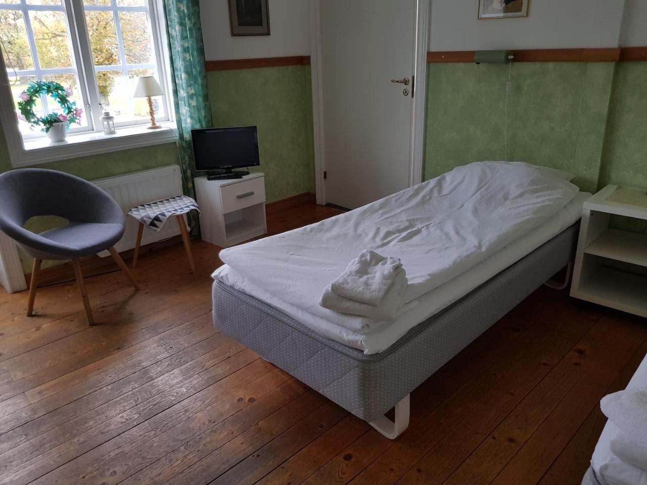 Roeda Stallet Bed & Breakfast Panzió Hjo község Kültér fotó